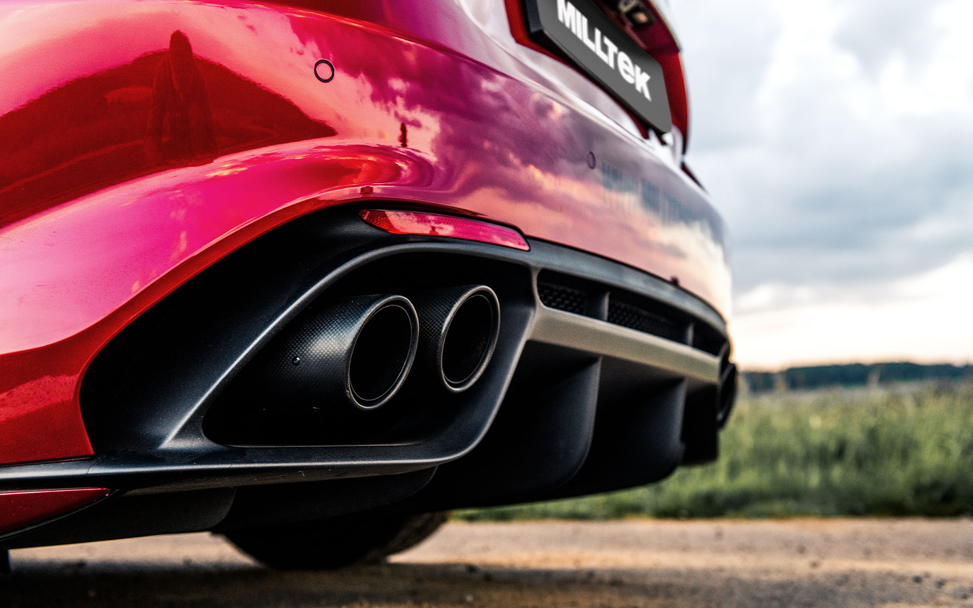 Milltek Valved Cat-Back Exhaust | Alfa Romeo Giulia 2.9 V6 Quadrifoglio - Carbon Fibre Tips